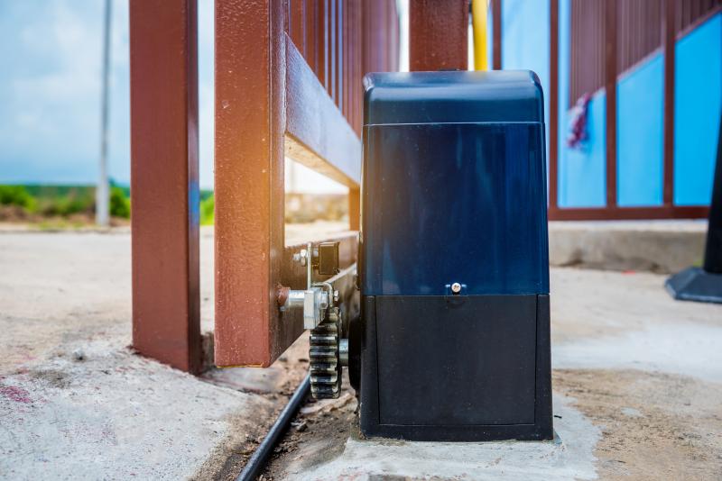 S&eacute;curit&eacute; et durabilit&eacute;, les atouts d'une porte industrielle de qualit&eacute;